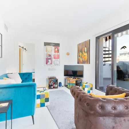 Old Penthouse With Fantastic Views & Parking Apartamento Benidorm